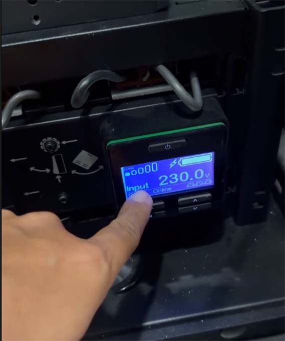 man hinh ups apc loi button error